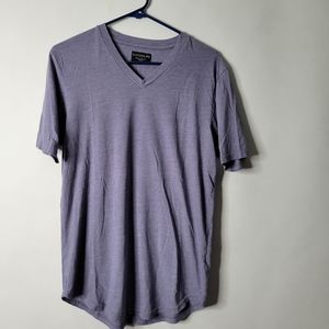 Good Life Made in USA Lavender V Neck Shirt Size M
